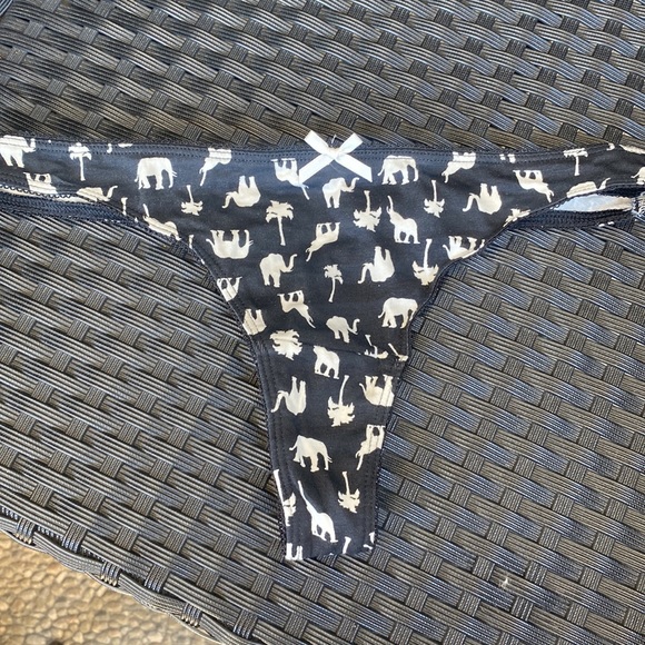 4 pack brand new panties size medium with lace and fun prints - Picture 4 of 5